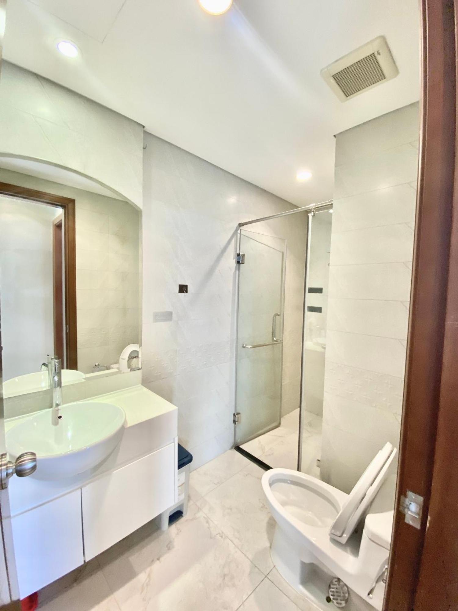 Mott Haven Apart - Vinhomes Central Park, Landmark 81 Area & Ice Rink Хошимин Экстерьер фото